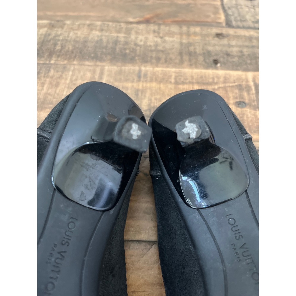 Louis Vuitton Black Suede Kitten Heel Loafers Silver LV Logo Buckle BR0057 Sz 6 - Picture 10 of 10